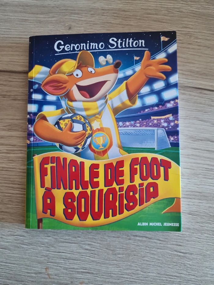 Livre Finale de foot à Sourissia
