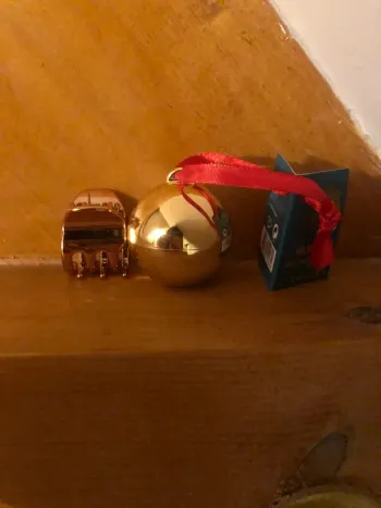 Boule de brillant à lèvres avec pince pour cheveux