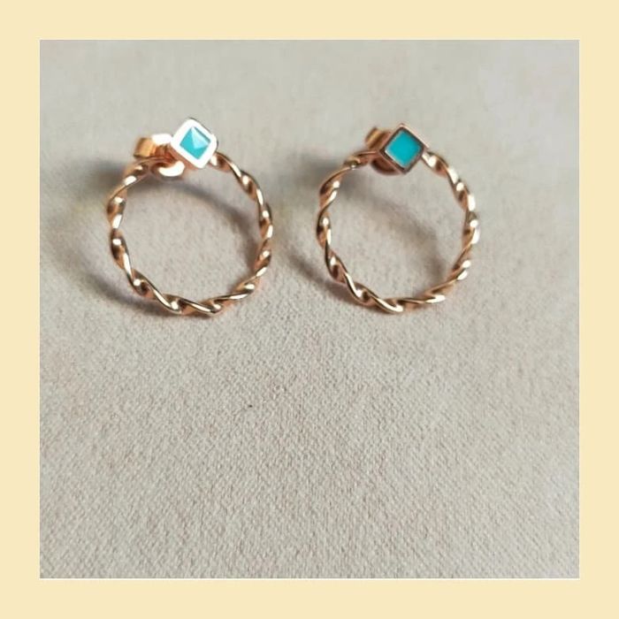 Boucles d’oreilles fantaisie – Créoles torsadées rose gold & losange turquoise - photo numéro 6
