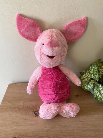 Doudou peluche cochon rose porcinet Disneyland
