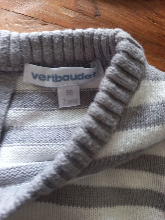 Lot pulls 2 ans - photo numéro 7