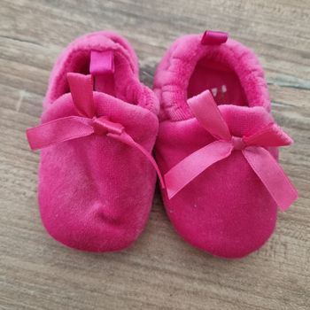Chaussons fille neuve