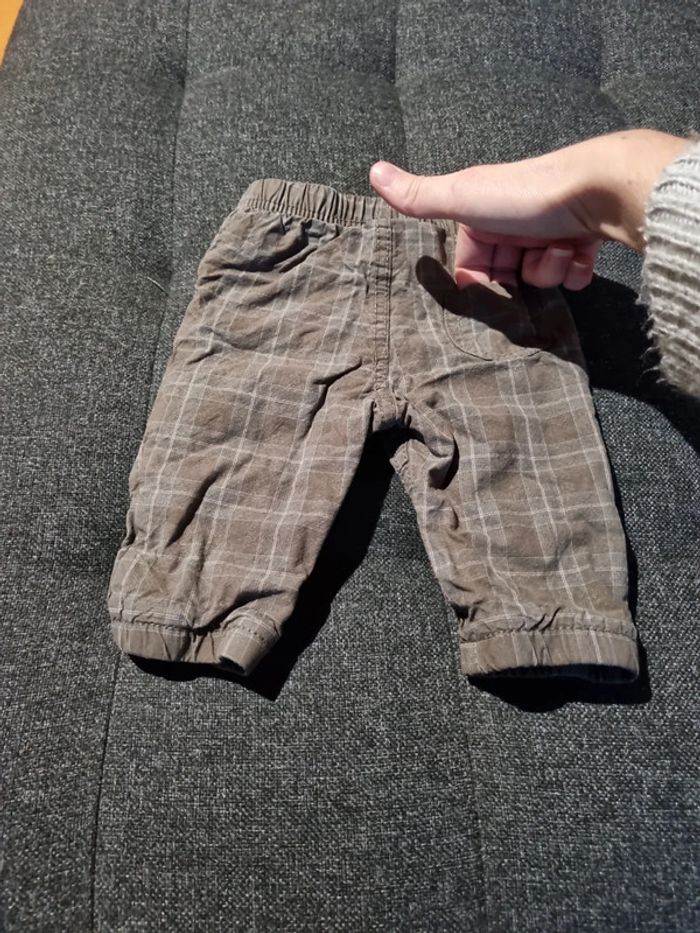 Pantalon 1 mois - photo numéro 2