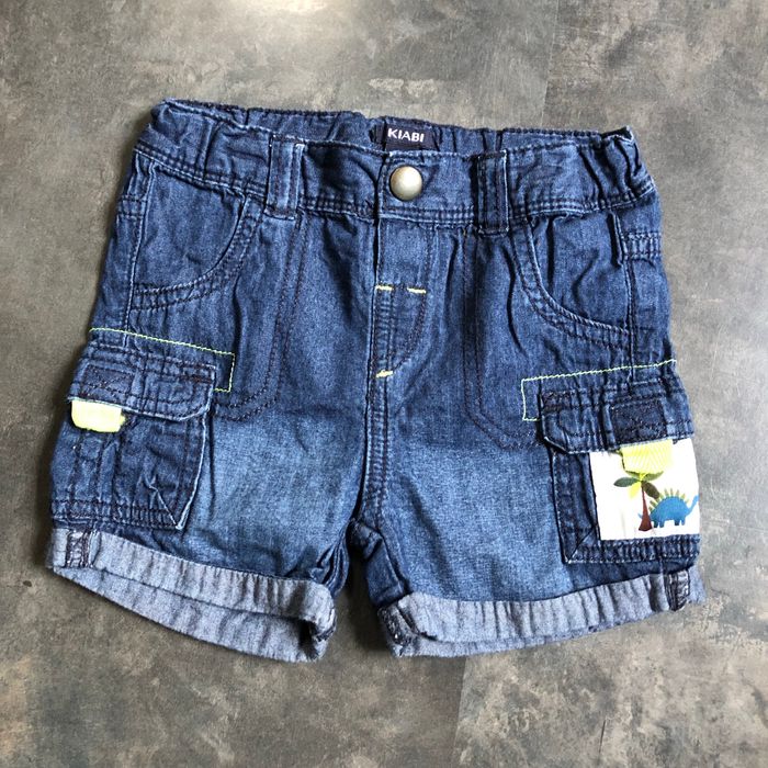 Short en jeans dinosaure 9 mois kiabi état neuf