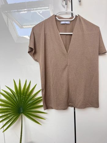tee-shirts col v