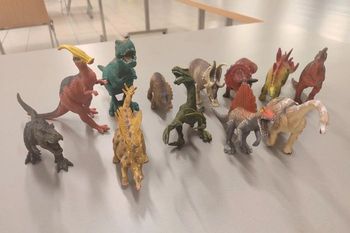 Énorme lot de dinosaures