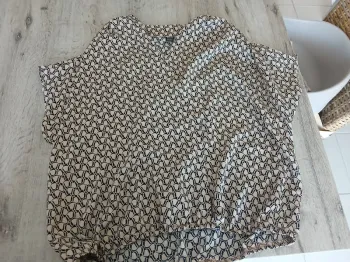 Haut imprimé moderne