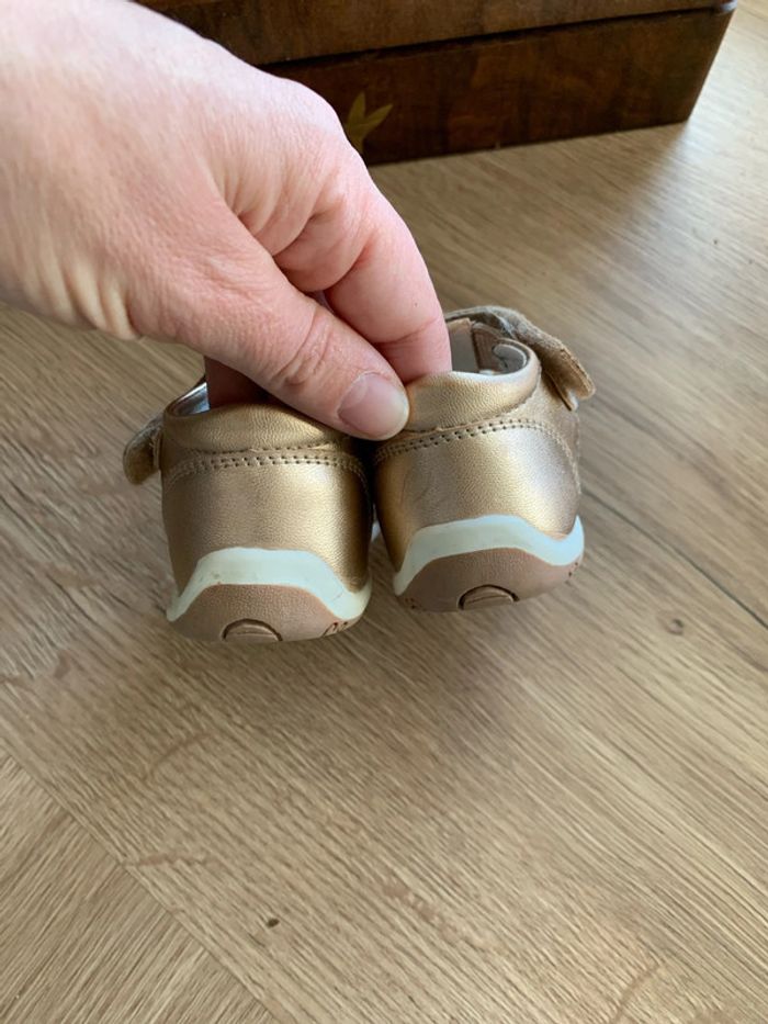 Nu pied bébé fille 20 - photo numéro 7