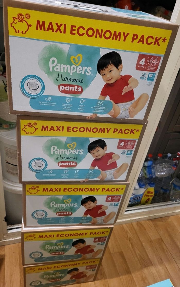 Couches pampers harmonie pants T4
