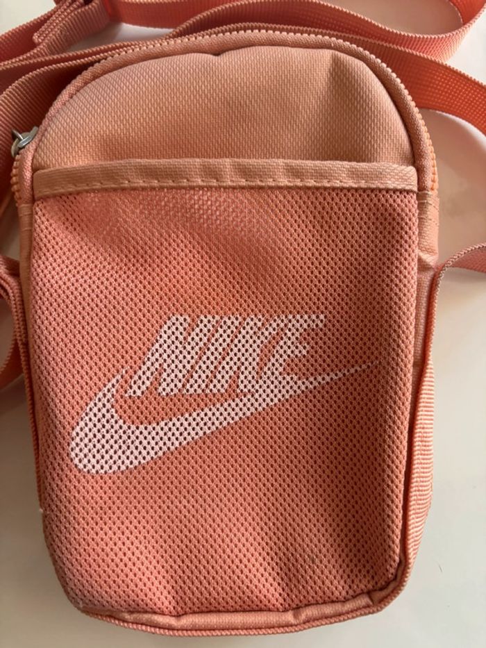 Sacoche petit sac bandoulière marque Nike sportwear - photo numéro 3