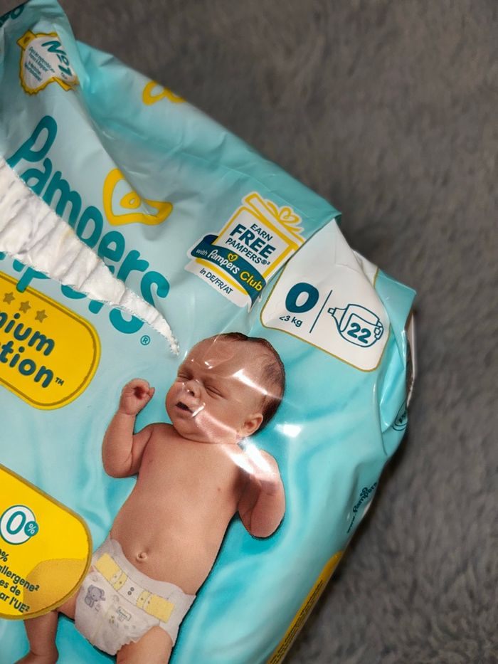 Couches Pampers taille 0 / naissance - photo numéro 3