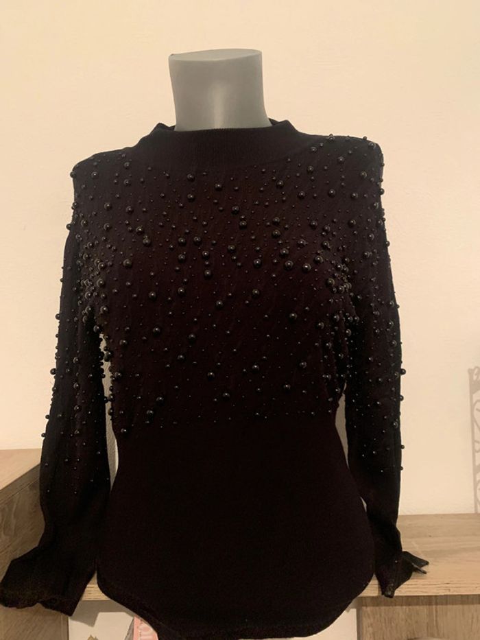 pull noir avec perles - photo numéro 2