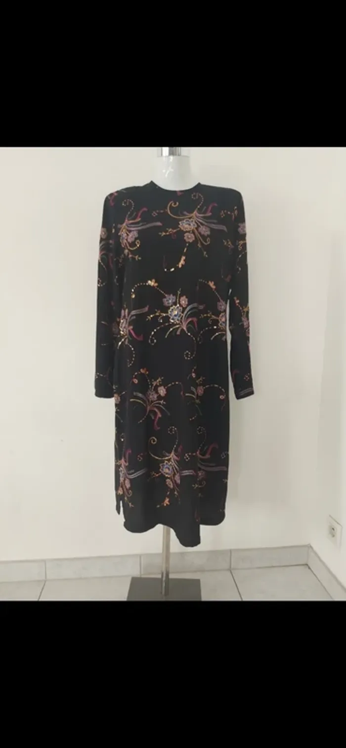 Tunique /robe pailletée neuve