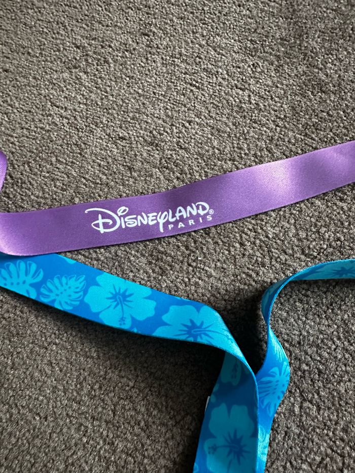 Lanière Stitch avec pochette de Disneyland Paris - photo numéro 3