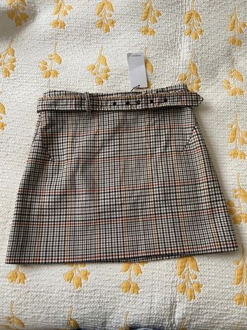 Jupe moutarde Mango longueur 41 cm taille 38 avec ceinture neuf