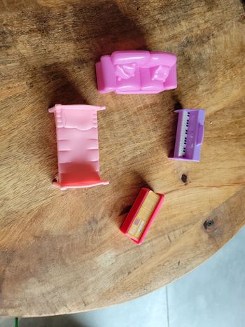 Lot Jouet pour maison de poupée canapé lit piano cuisine miniatures