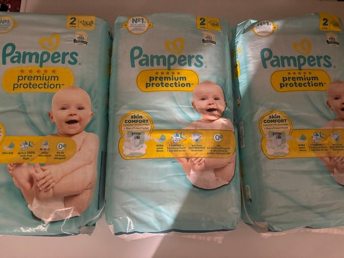 Couches Pampers premium protection taille 2 (lot de 3 paquets) neuf