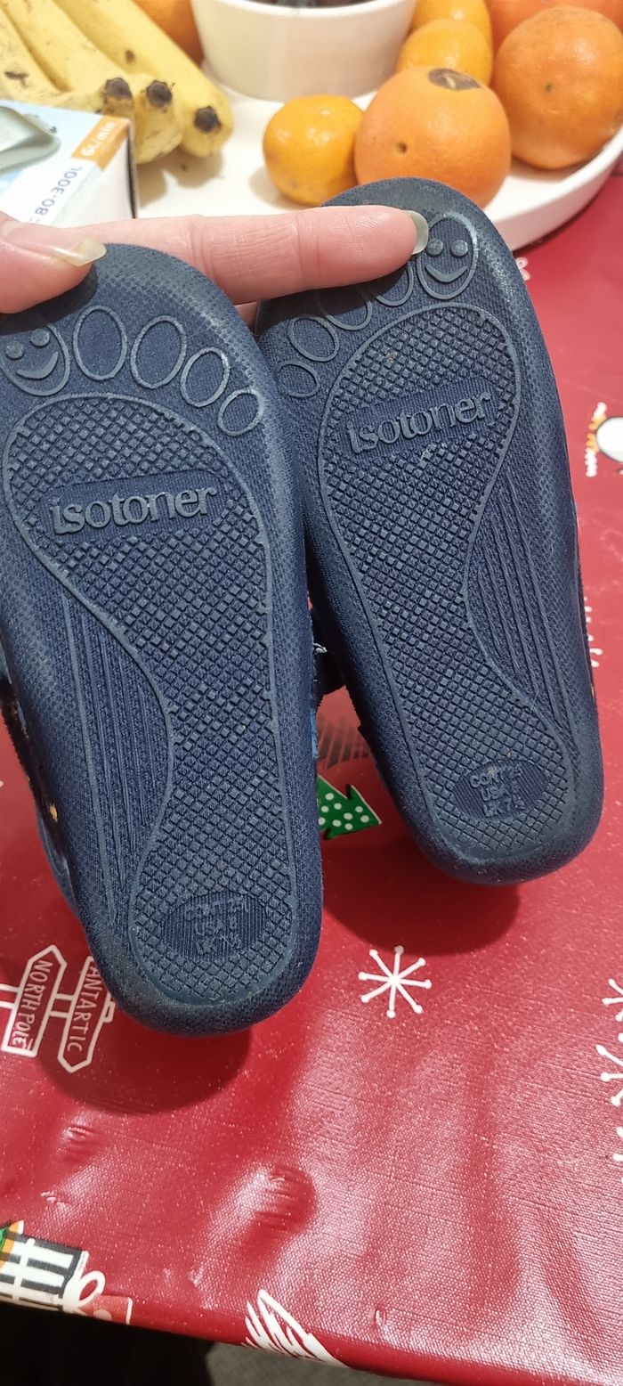 Chaussons isotoner, taille 25 - photo numéro 3
