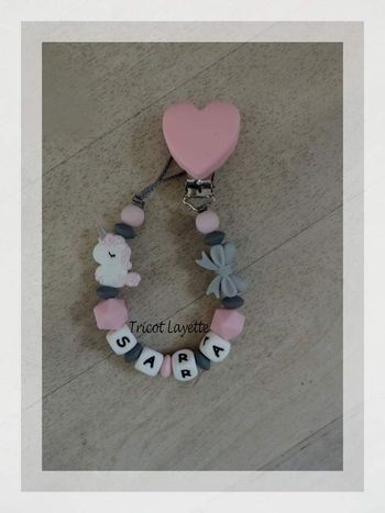 Attache tétine licorne