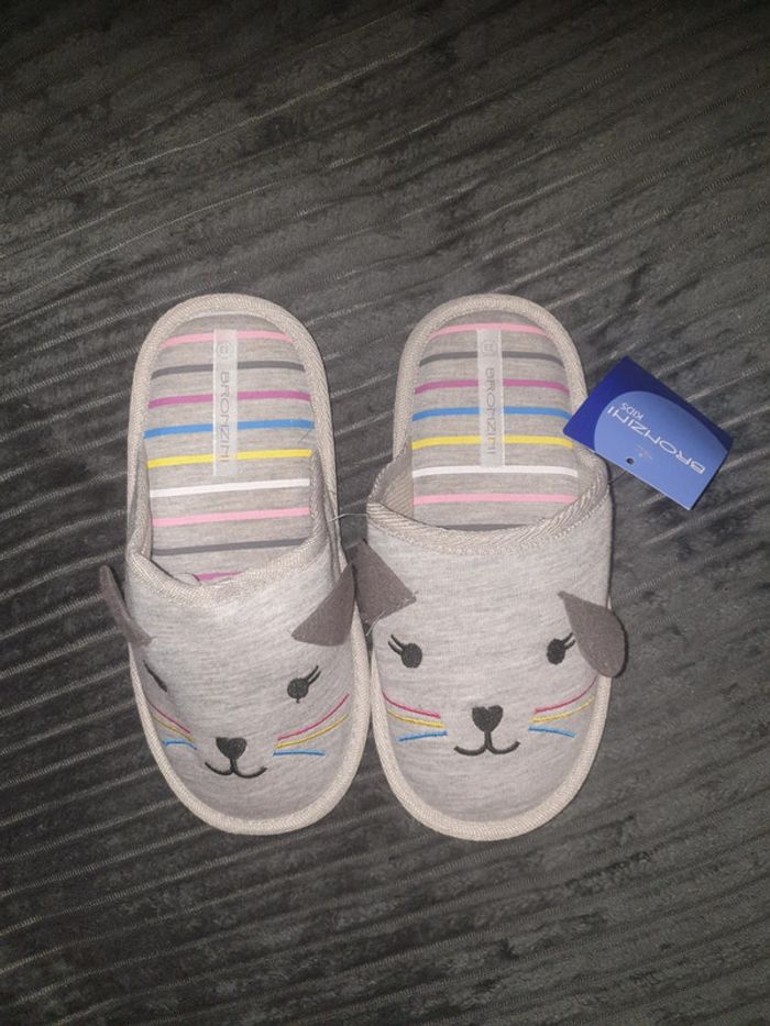 Chaussons gris - photo numéro 3