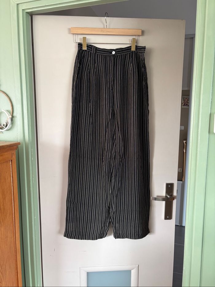 Pantalon noir à rayures