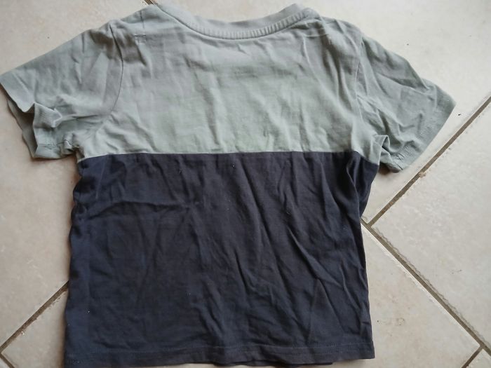 T-shirt 4ans 
104 cm - photo numéro 3