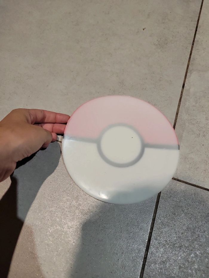 Tapis rond forme de pokeball pokemon pour sourie ou statuette figurine à mettre dessus - photo numéro 2