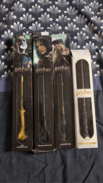 Baguette Harry Potter 10€ les 3 grandes et 5€ la petite
