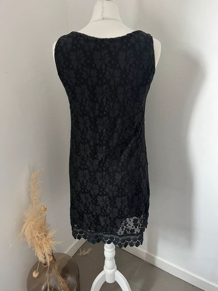 Robe noire à dentelle S - photo numéro 3
