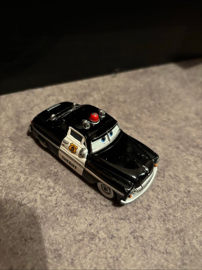 Petite voiture cars shérif