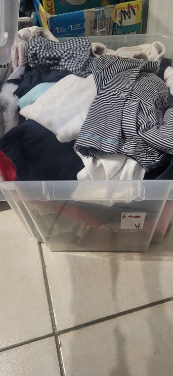 Vend lot de 44 vêtements bébé 6 mois fille