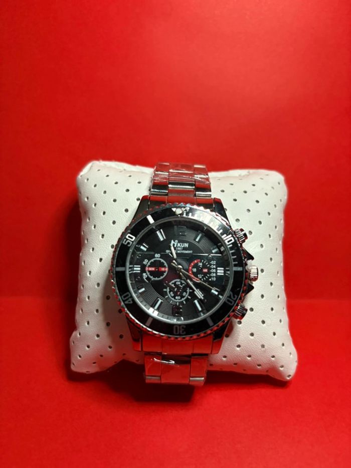 montre Nikun GMT argenté avec cadran noir à quartz pour hommes avec date - photo numéro 2