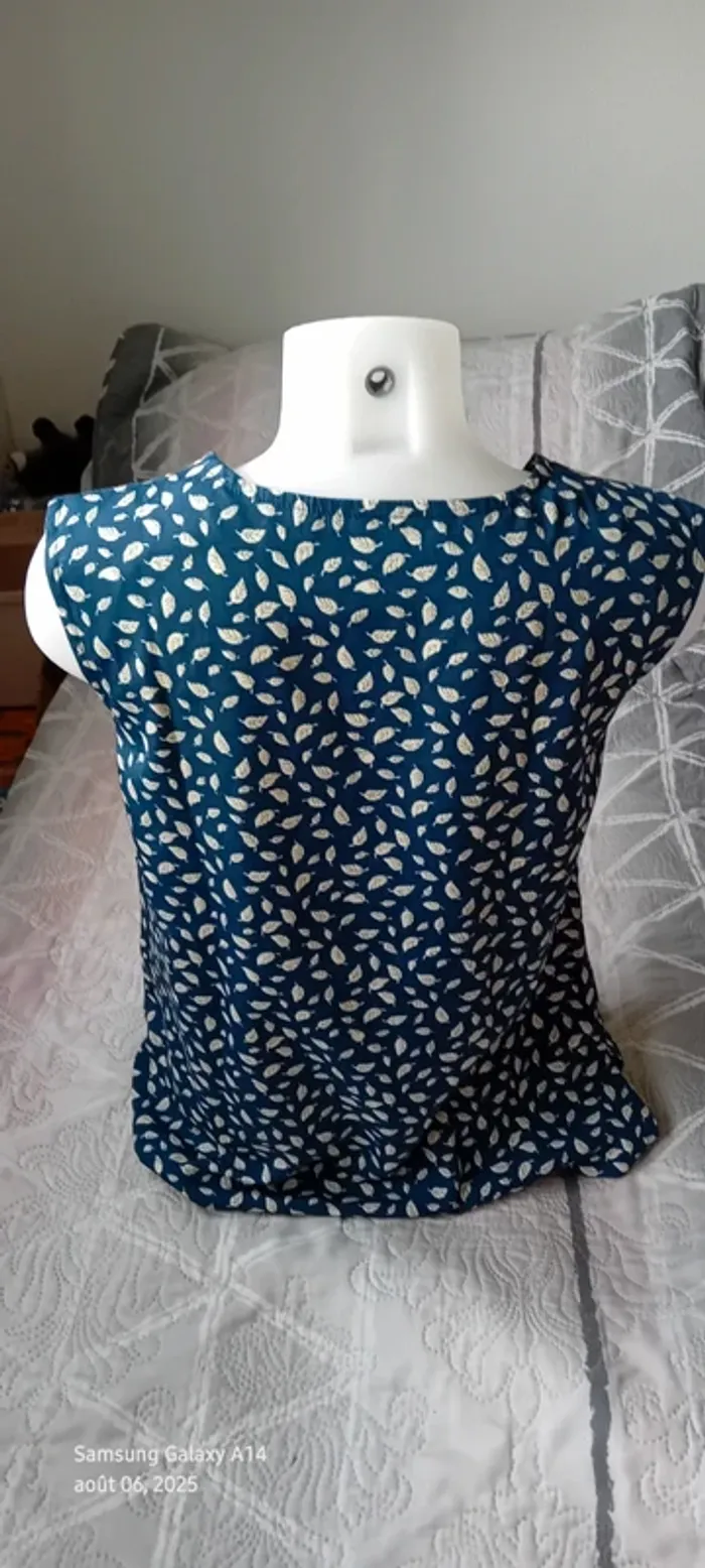 Blouse sans manches fluide col rond motif feuilles bleu femme L - photo numéro 9