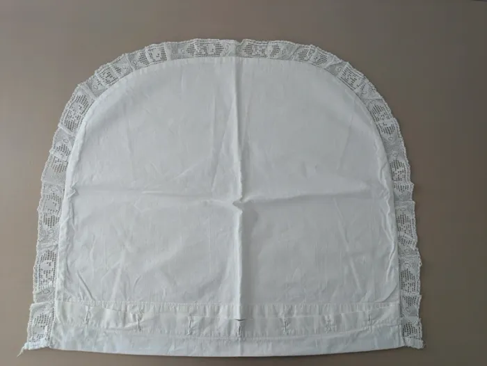 Linge de lit ancien taie d'oreiller en demi lune pour berceau - photo numéro 2