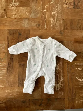 Grenouillère trèfles taille 0 Kiabi
