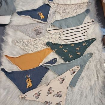 💙💙💙😍🤩🥰Lot bavoirs bandanas bébé🤩😍💙💙💙💙