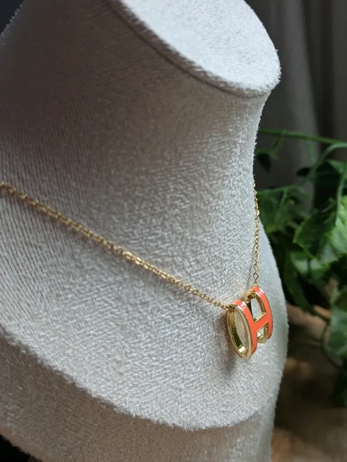 Collier pop up H tendance orange - photo numéro 3