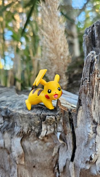 Super figurine Pokemon Nintendo tomy pikachu