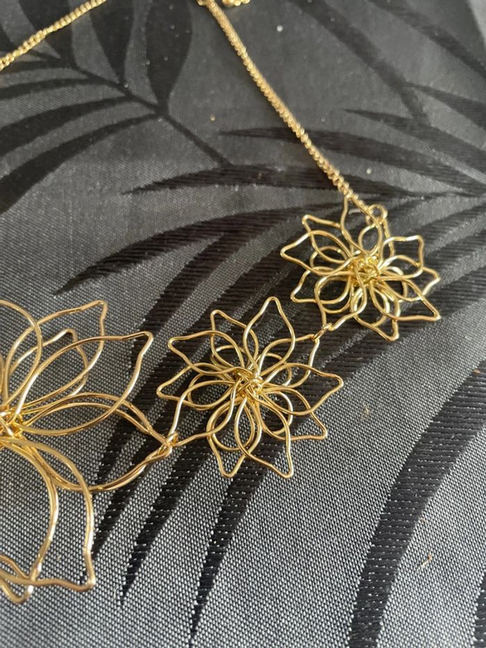 Superbe collier fleurs - photo numéro 3