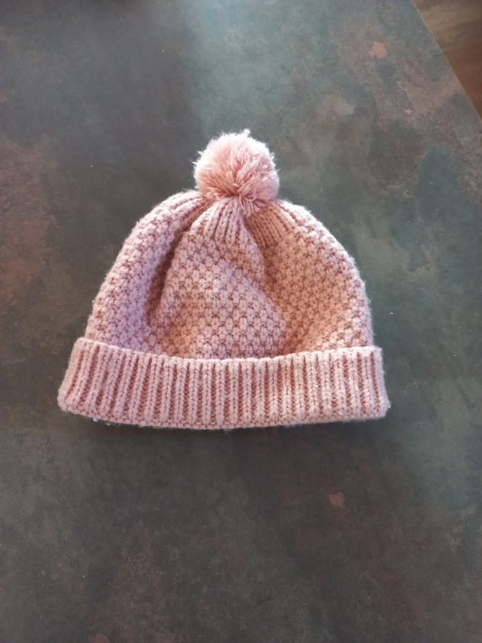 Bonnet rose à ponpon