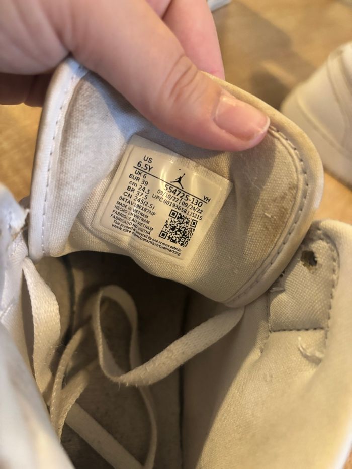 Nike Air Jordan 1 Mid – Blanc (US 6.5Y / EU 39) - photo numéro 5