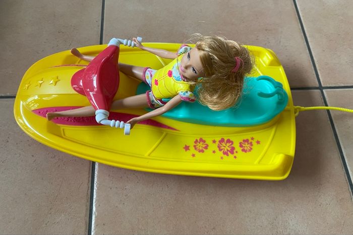 Poupée Stacy avec Jet Ski - photo numéro 2