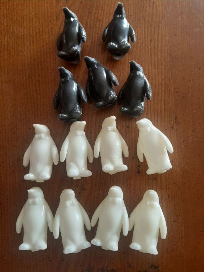 Lot 13 glaçons pingouins