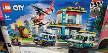 LEGO 60371 City - Le QG des Véhicules d'urgence.