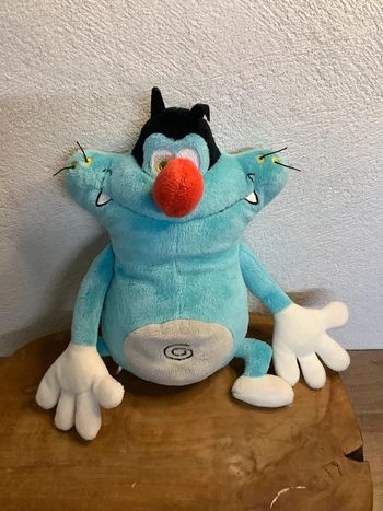 Peluche Oggy et les cafards
