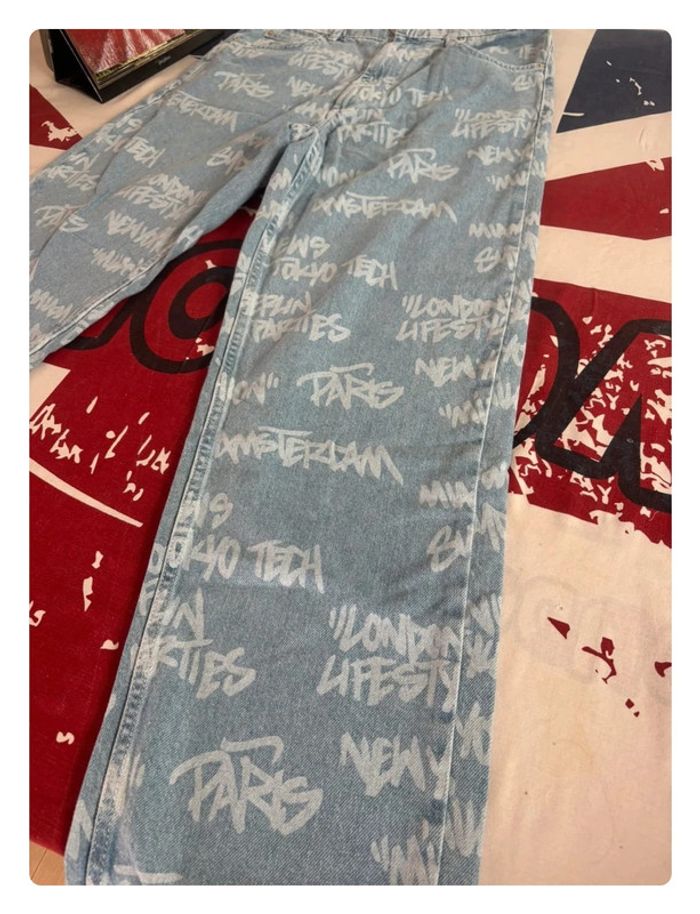 Pantalon Bershka bleu clair motif ville taille S - photo numéro 10