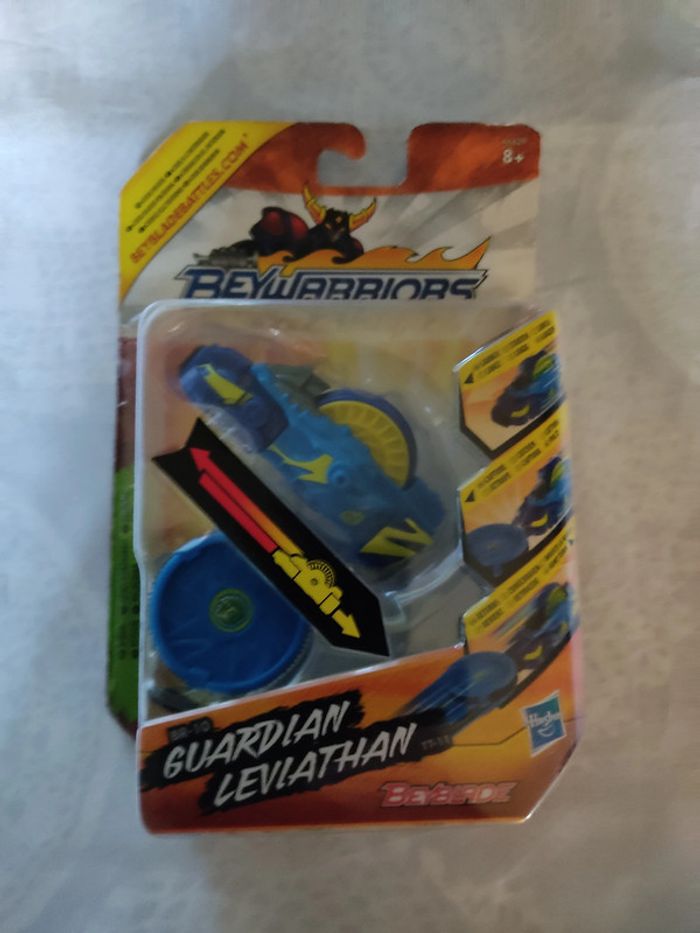 Toupie Beywarriors Beyraider 2 Guardian Leviathan