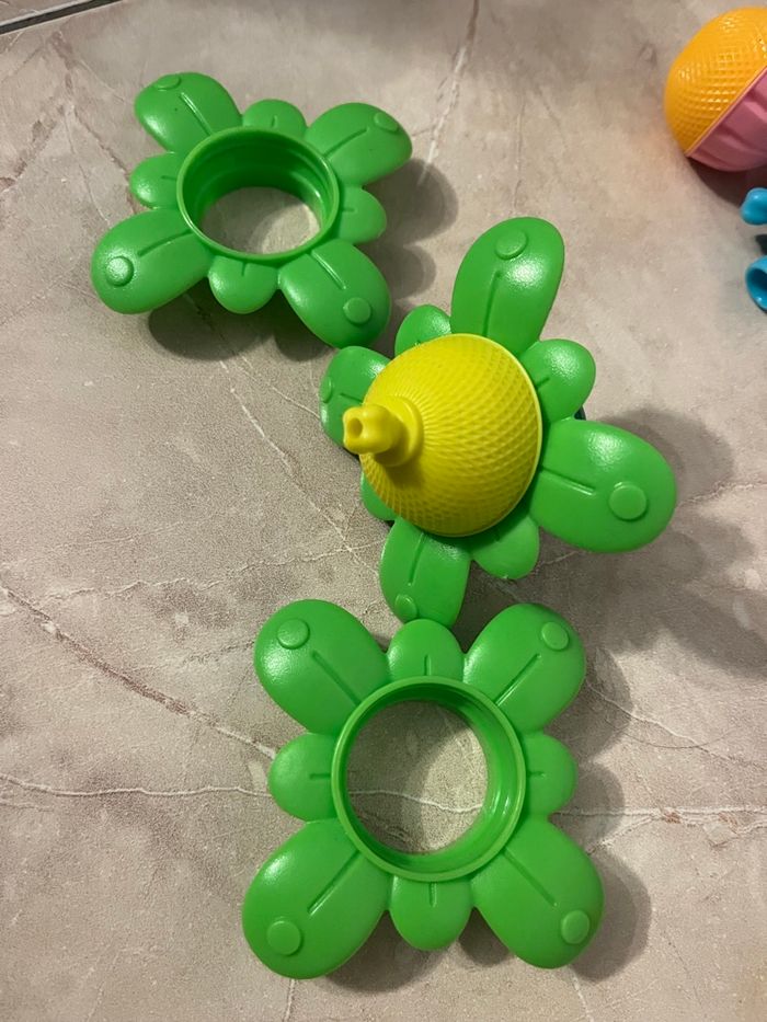 Jeu de construction sensoriel B.Toys – fleurs et formes à assembler - photo numéro 3