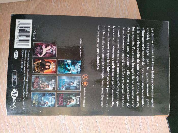 Livre action/romance - photo numéro 2