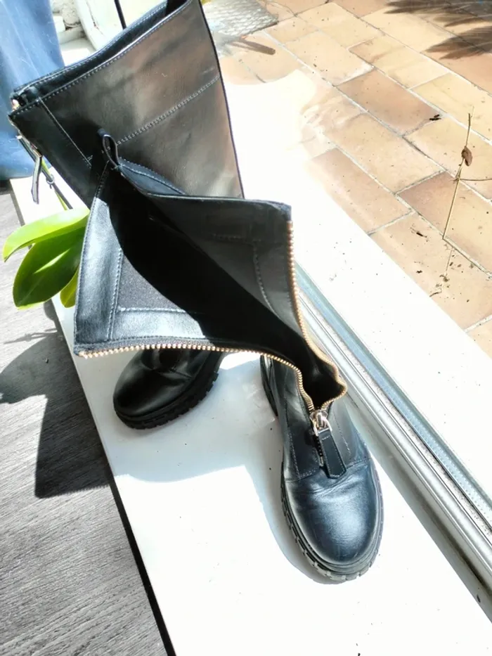 Bottes hautes noir a fermeture éclair T 38 - photo numéro 3